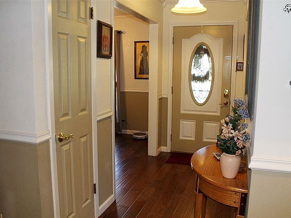 3rd image of 2902 McNiel Ave