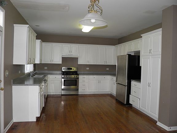 5th image of 904 Bayhill Ln