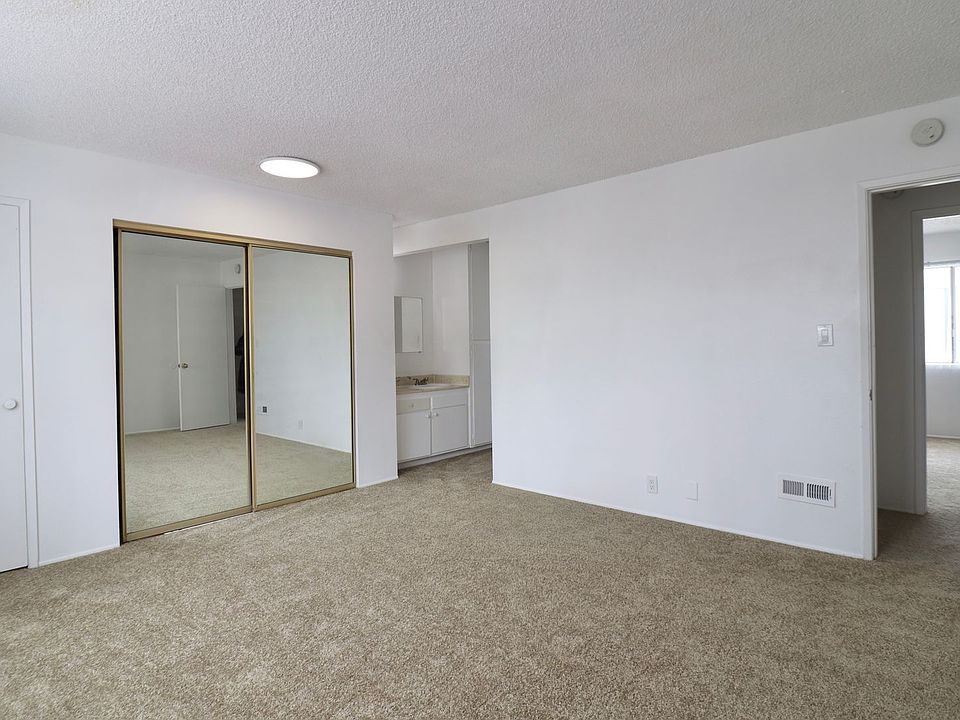 2nd image of 1251 N G St APT 206