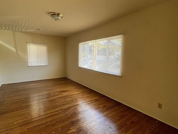 4th image of 2600 Front St #2616