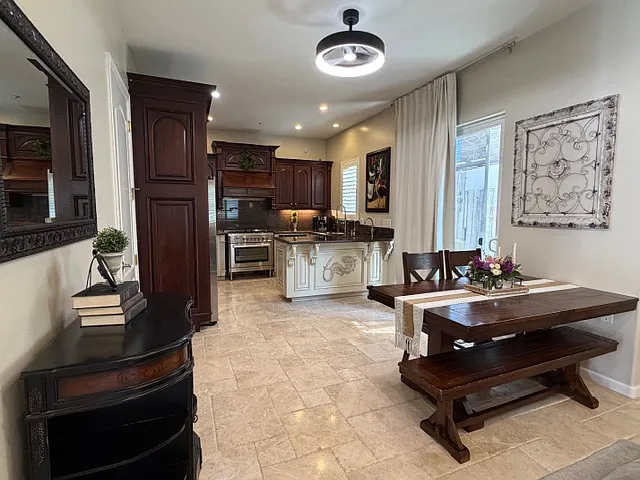 1533 Brighton Ave — Photo 2