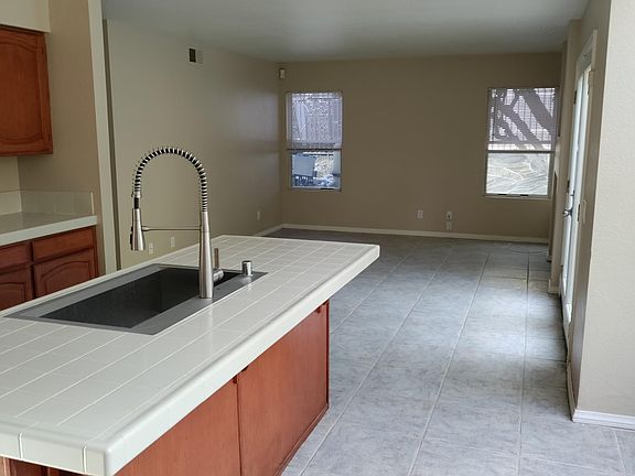 5th image of 2080 Tiffany Dr