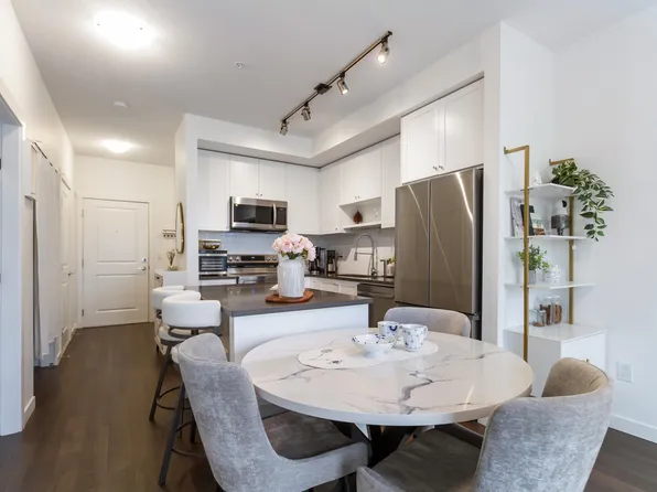 15738 85th Ave #504, Surrey, BC V4N 3G8