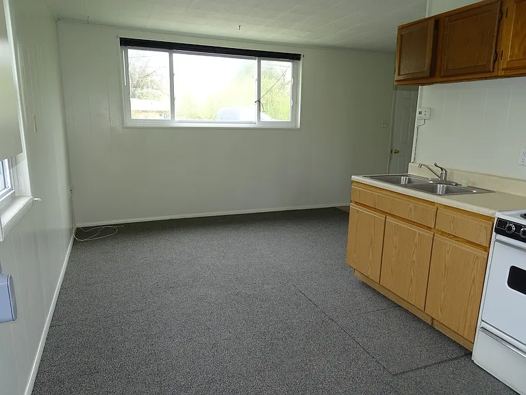 518 E Chicago Blvd #3 — Photo 6