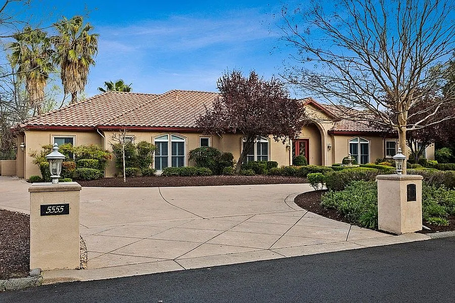 5555 E Saint Francis Cir photo 1