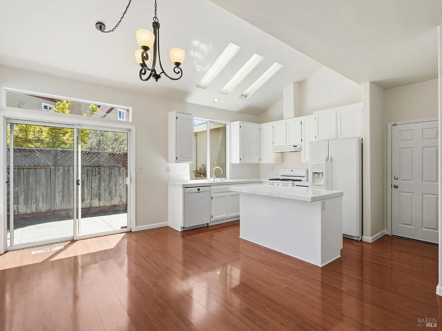 2386 Battersea Street - Photo 2