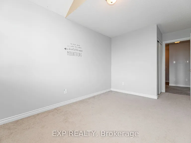960 Messor Cres — Photo 28