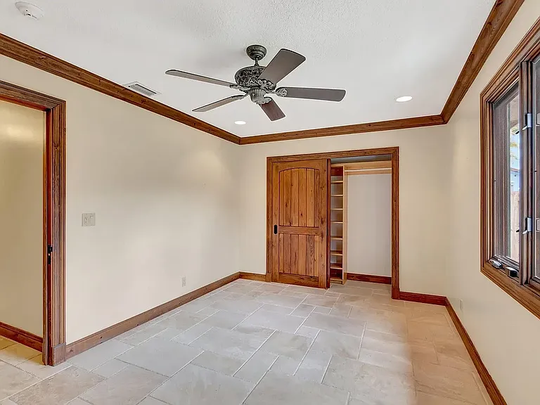 7415 Woodland Creek Ln — Photo 23