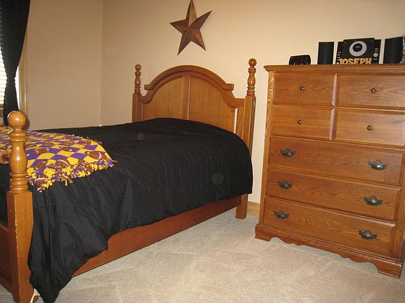 2ND UPPER BEDROOM