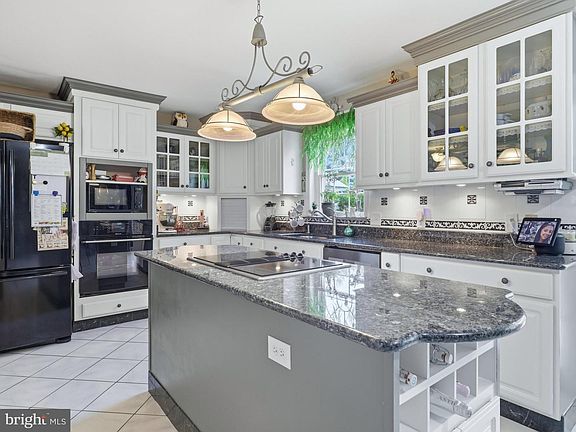 4th image of 3526 Turnberry Dr