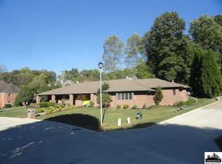 19 Kensington Ln, Huntington, WV 25705