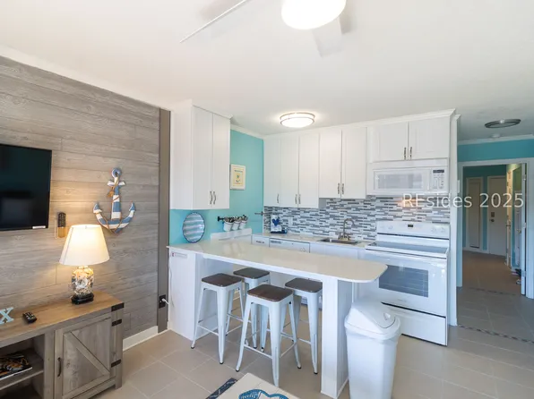 40 Folly Field Rd APT C246, Hilton Head Island, SC 29928