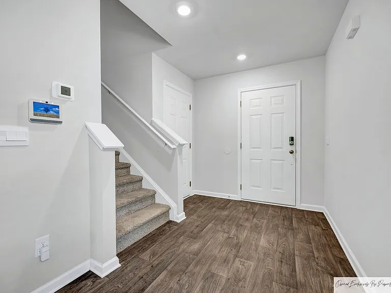 2128 Elmridge Rd — Photo 3