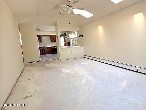 5th image of 1575 Goldspire Road