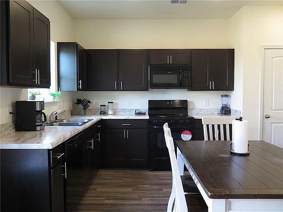 5th image of 212 Addison Dr NW