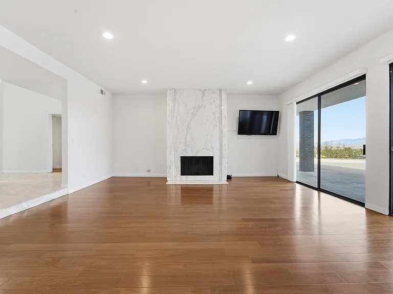 3329 Dona Rosa Dr — Photo 22