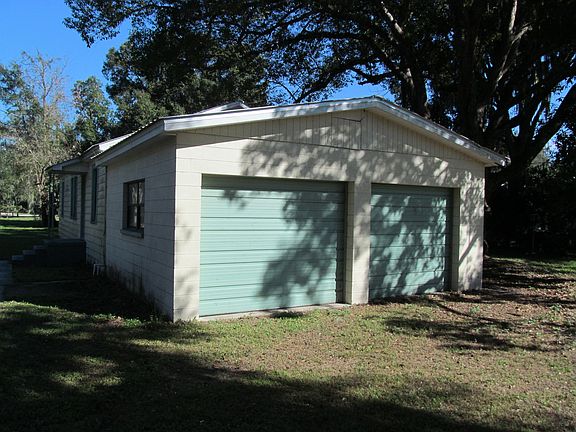 2nd image of 1925 Flamingo Dr E
