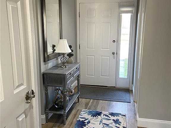 2nd image of 8 Martingale Ln #8