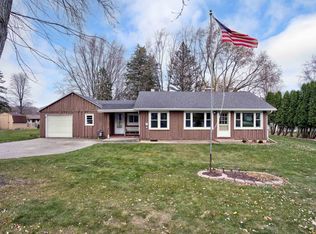 1686 Cormier Rd, Green Bay, WI 54313