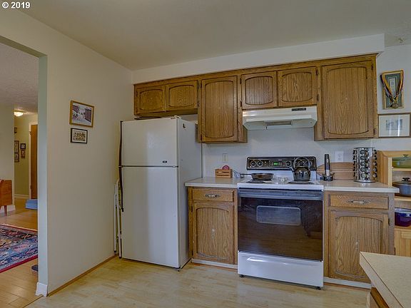 5th image of 8821 NE 111th Ave