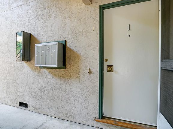 3rd image of 40 Magnolia Ave APT 1