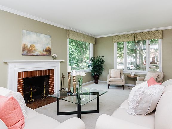 4th image of 1446 Bonnie Brae Pl