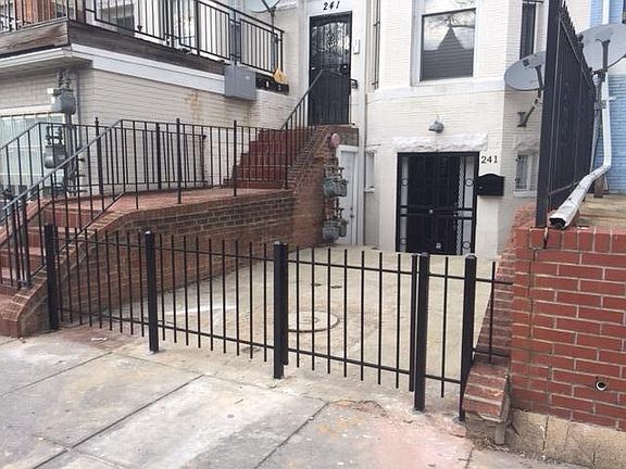 front outdoor space