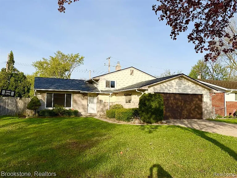 8912 Ardel Dr — Photo 2