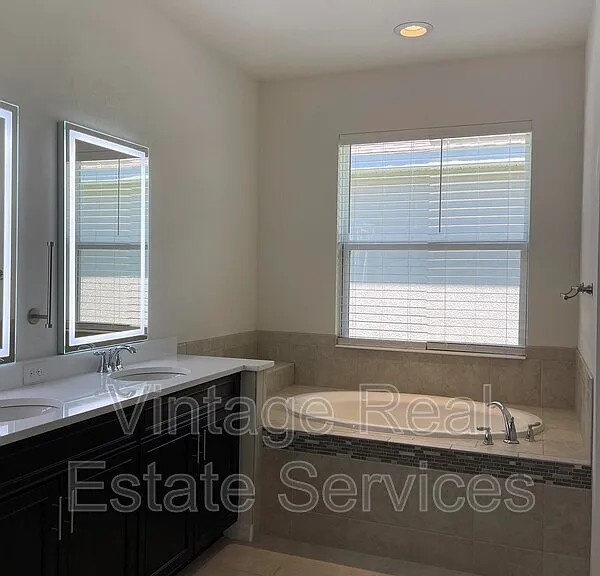 7905 Silver Clover Ct — Photo 17