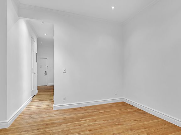3rd image of 420 E 66th St APT 4H