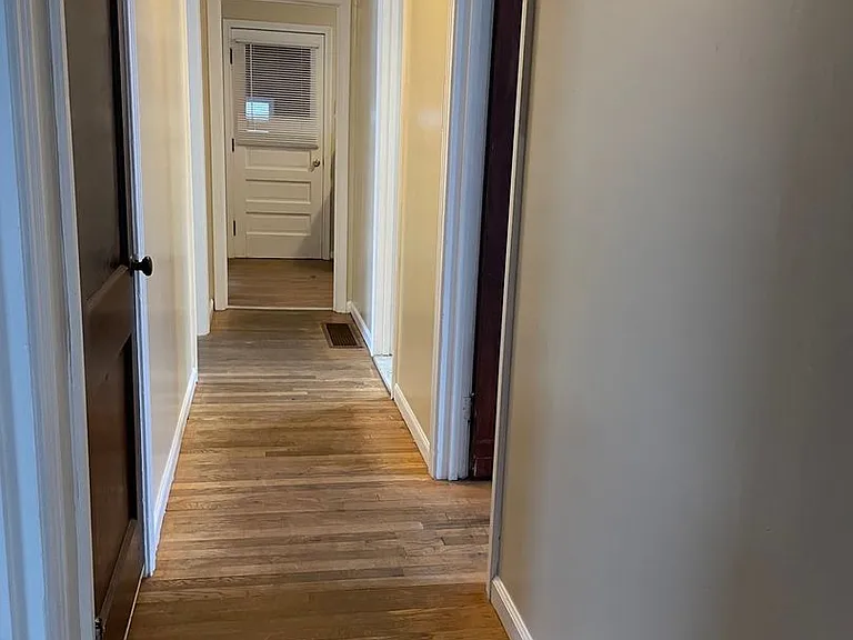102 Gale Ave — Photo 18