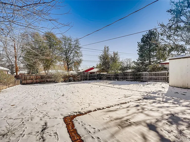 2650 Oneida St — Photo 23