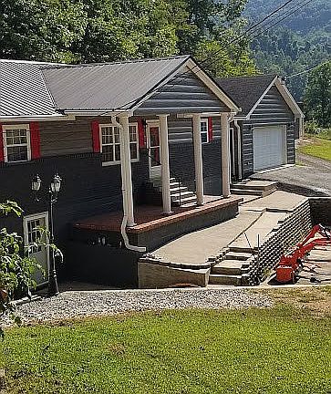 3rd image of 6760 E Highway 904