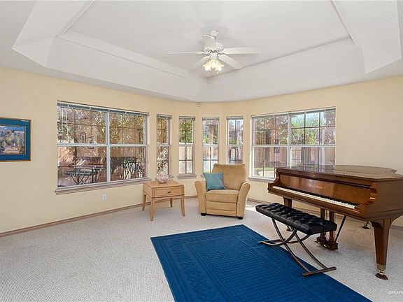 4th image of 2800 Oriole Ave