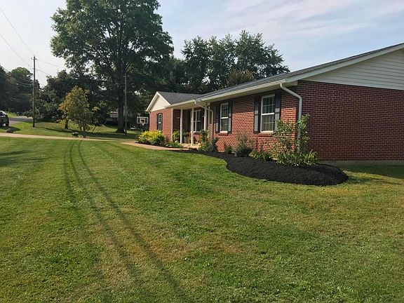 4th image of 586 Skyline Dr
