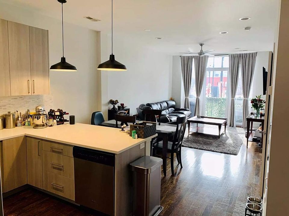 1st image of 5139 N Broadway St Unit 203