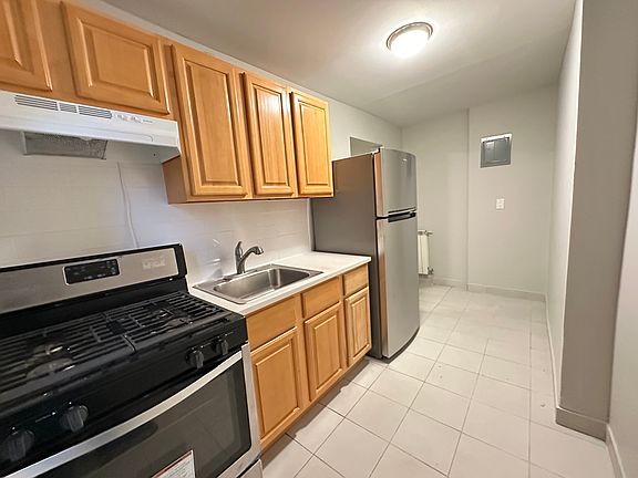 5th image of 450 61st St #2A