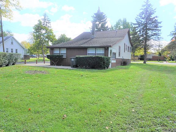 5th image of 22900 Goddard Rd