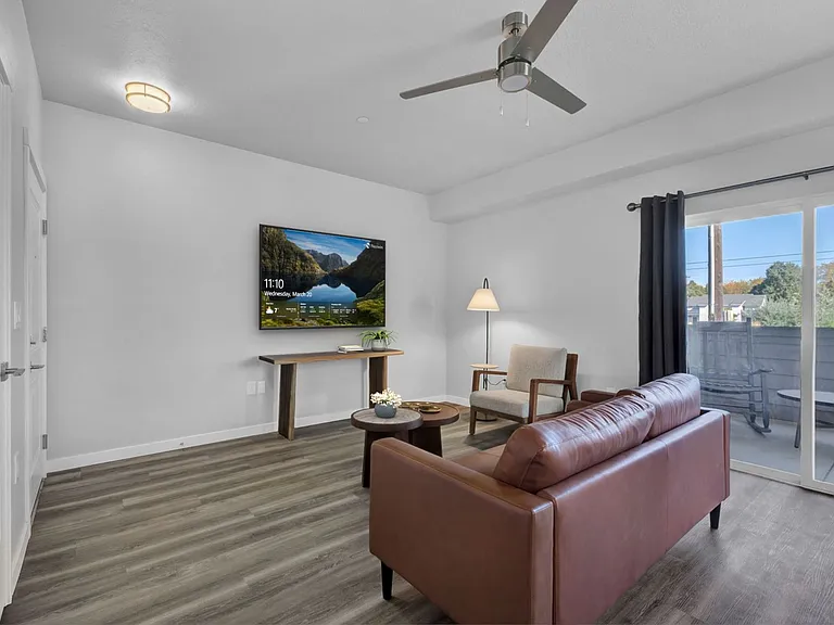 Springtree Apartments — Photo 43