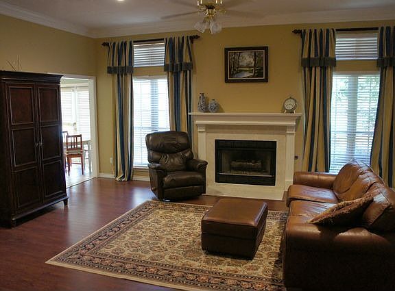 2nd image of 1102 San Saba Cir