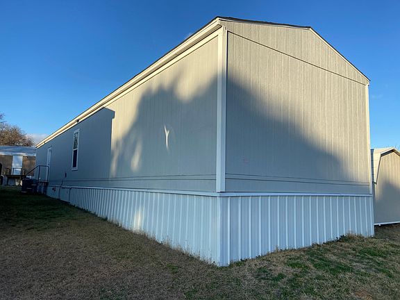 3rd image of 2900 S Interstate Highway 35 E Lot 17
