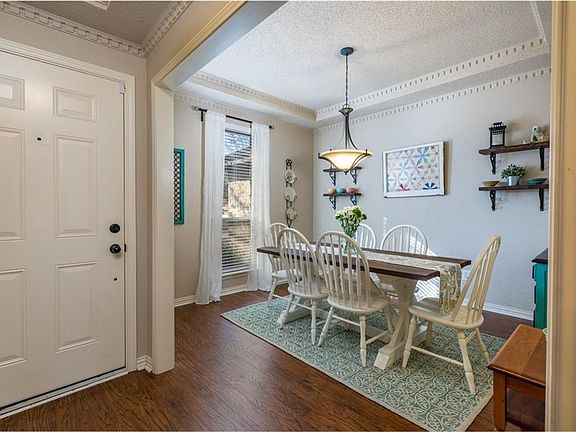 4th image of 7917 Lynda Ln