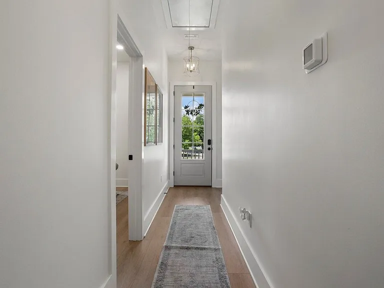 Georgia Pl — Photo 17