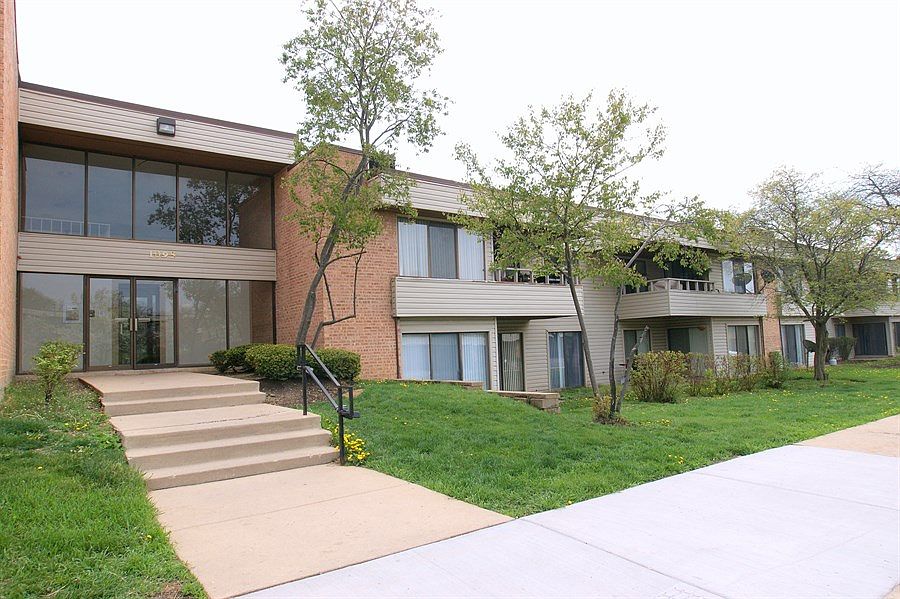 1st image of 1095 N Sterling Ave APT 117