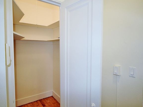 4th image of 135 E 63rd St APT 5W