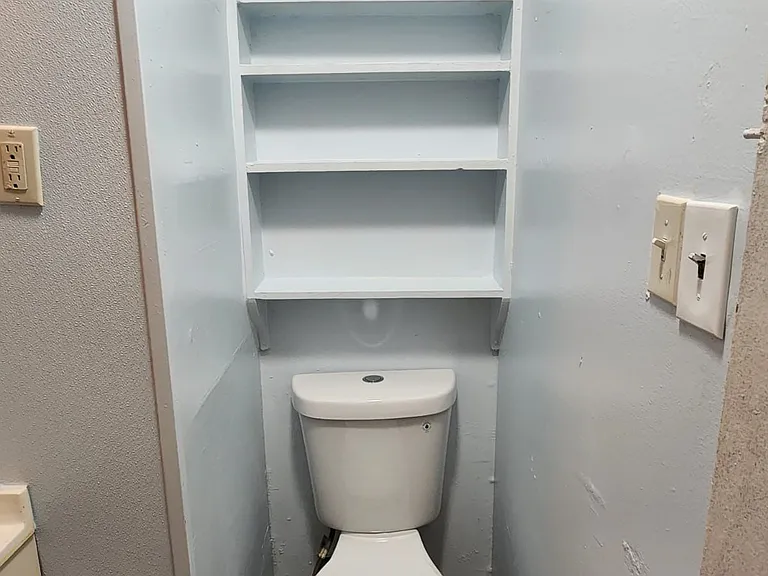 910 Hill Ter — Photo 19
