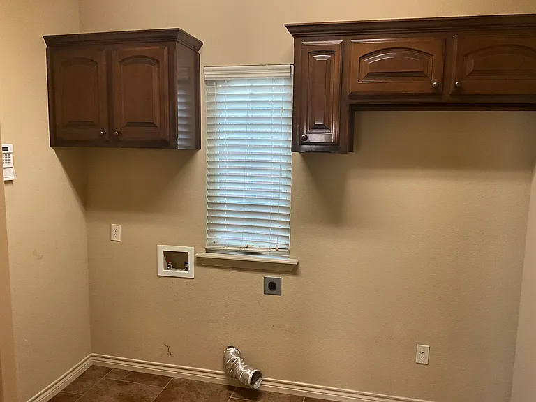 5103 Jarvis St — Photo 11