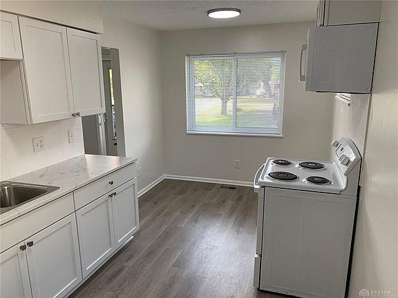 3rd image of 2738 Gaylord Ave