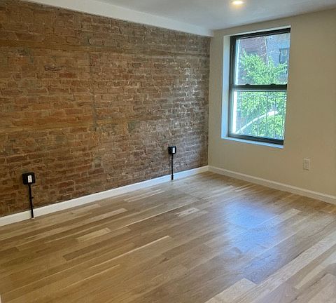 3rd image of 204 Avenue B #2