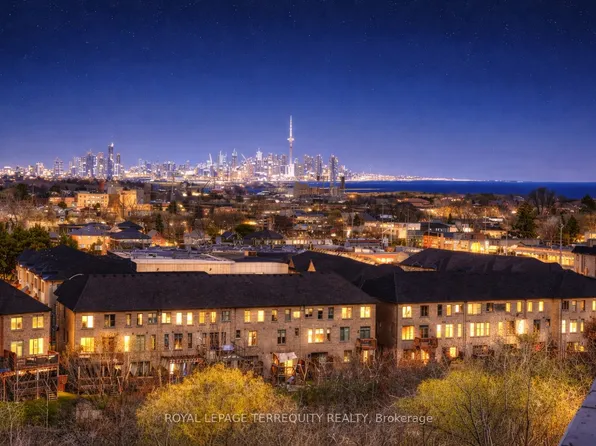 1063 Douglas McCurdy Comm #702, Mississauga, ON L5G 0C5
